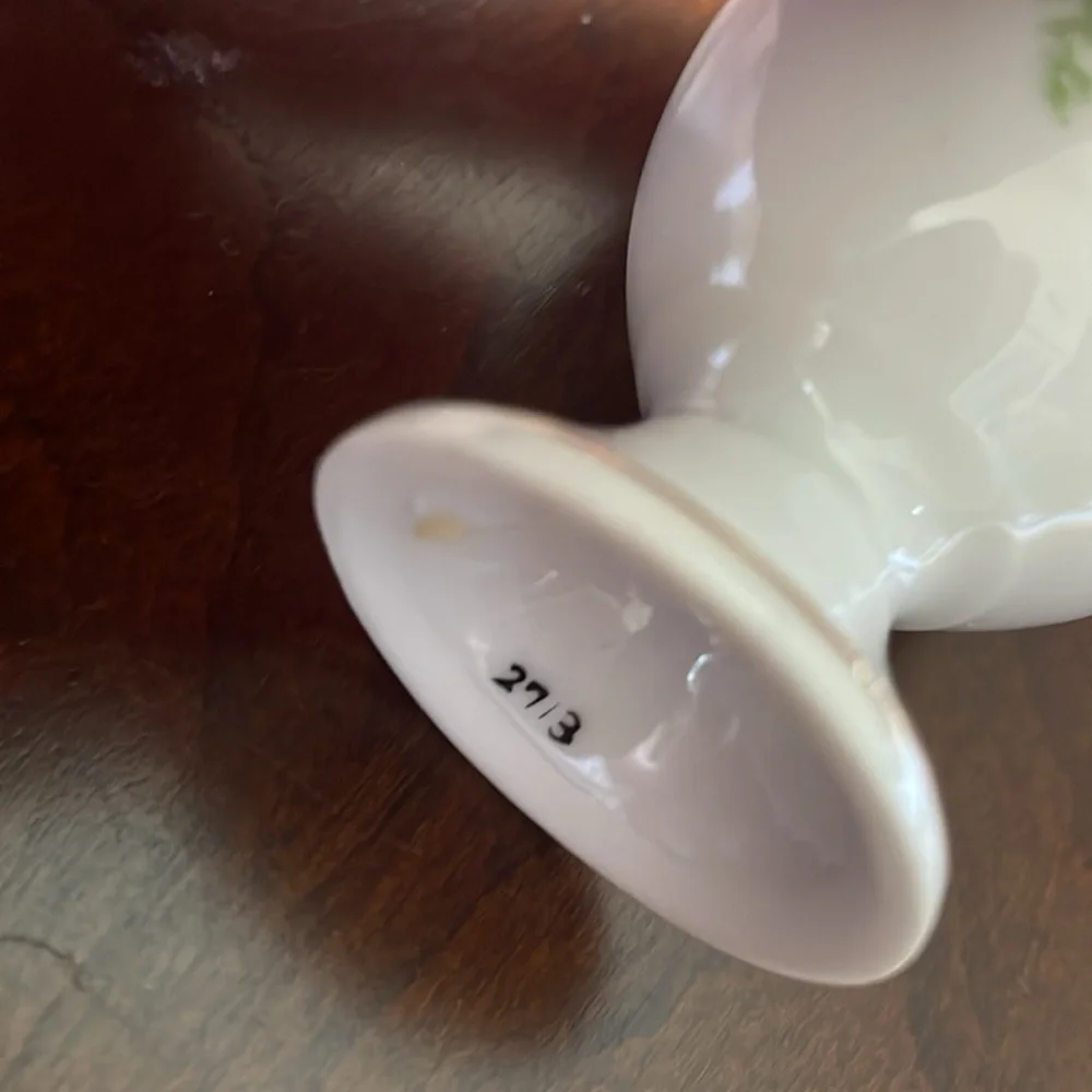 Set of 4 vintage porcelain egg cup holders roses and violets pattern - Picture 4 of 7